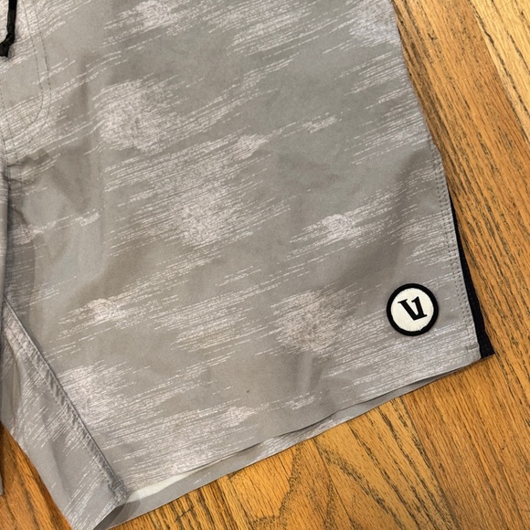 Vuori Gray and Black Board Shorts for Men 30 - Picture 4 of 10